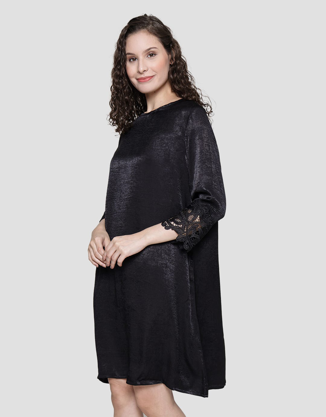 St. Yves Long Sleeve Midi Dress Shiny With Lace In Sleeve Opening