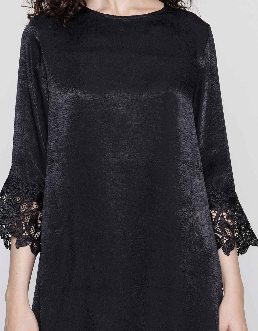 St. Yves Long Sleeve Midi Dress Shiny With Lace In Sleeve Opening