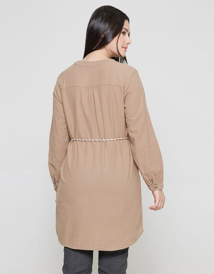Expand Bertha Blouse Wanita