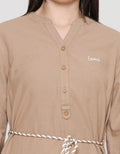 Expand Bertha Blouse Wanita