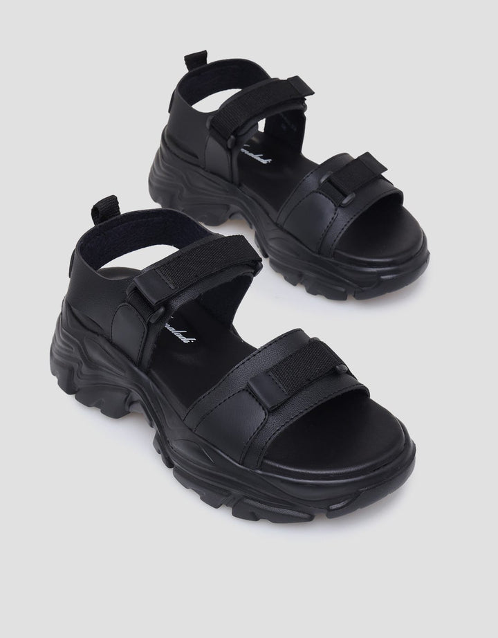 Yongki Komaladi Sandal Ankle Strap Wanita