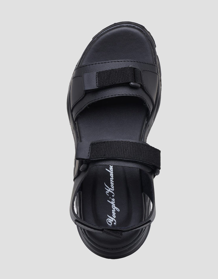 Yongki Komaladi Sandal Ankle Strap Wanita