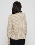 Expand Gyeta Blouse Wanita