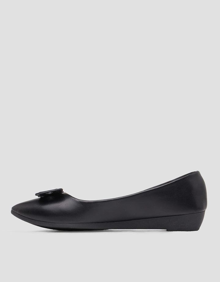 St. Yves Ballerina Buckle Sepatu Flat Wanita