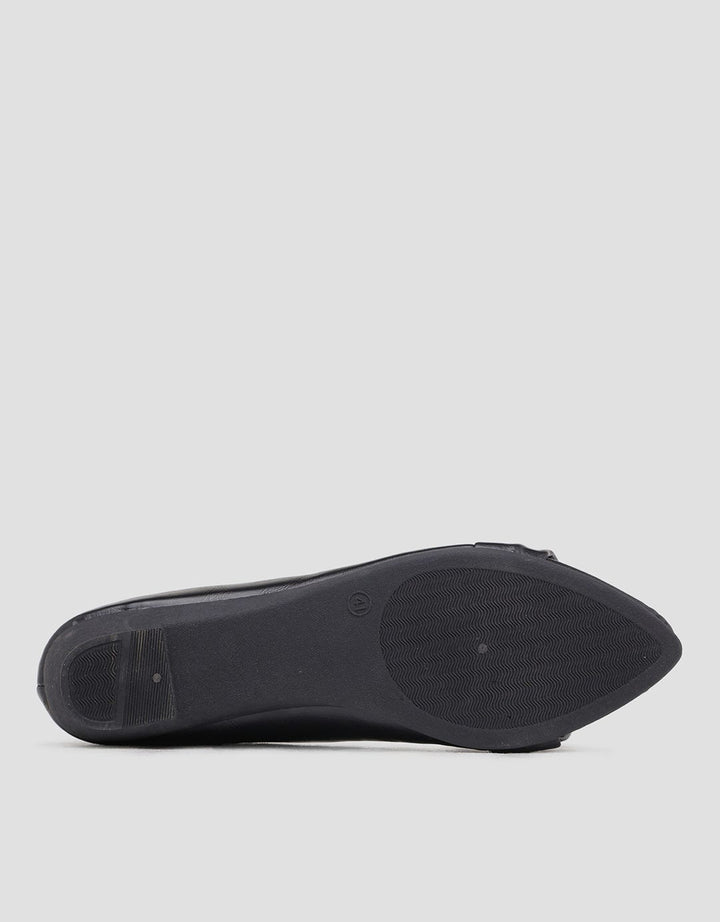 St. Yves Tied Toe Women's Flat Shoes