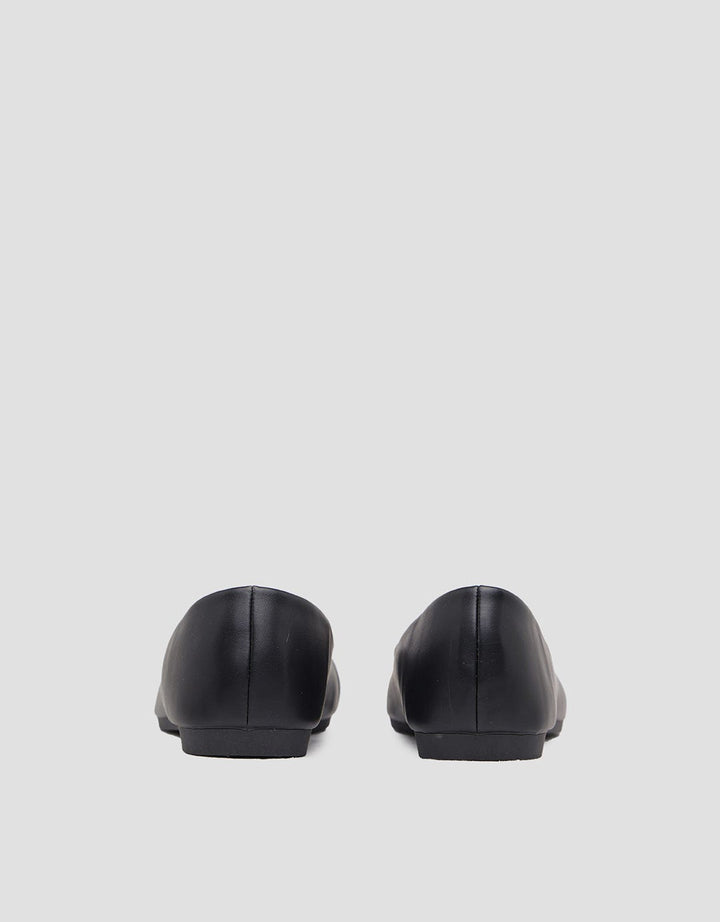 St. Yves Pointed Sepatu Ballerina Wanita