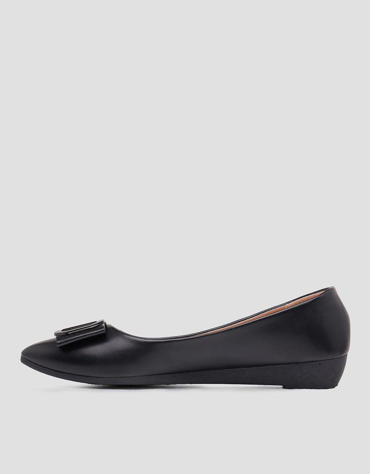 St. Yves Pointy Ballerina Flat Shoes Wanita