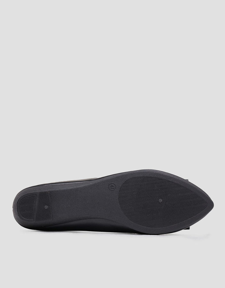 St. Yves Pointy Ballerina Flat Shoes Wanita