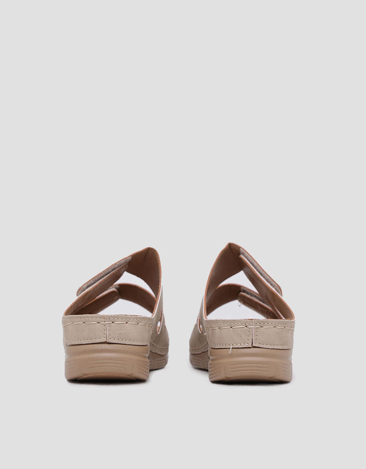 St. Yves Slipper Sandal Wedges Wanita