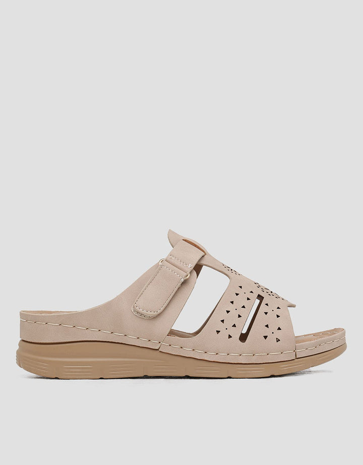 St. Yves Sandal Slipper Wanita
