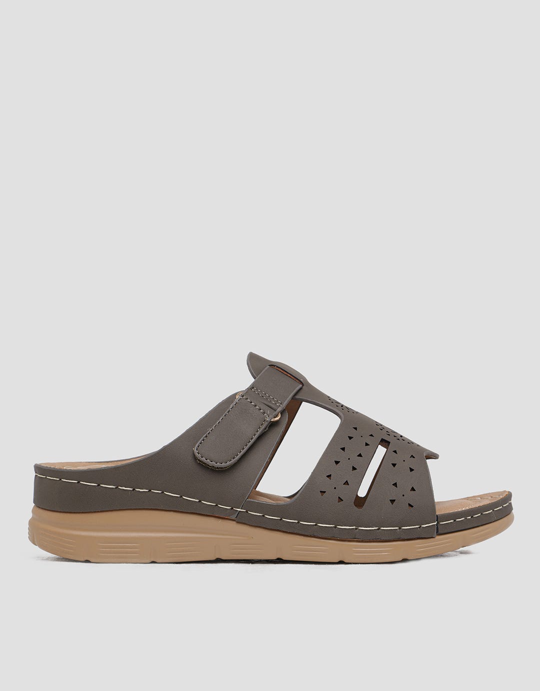 St. Yves Sandal Slipper Wanita