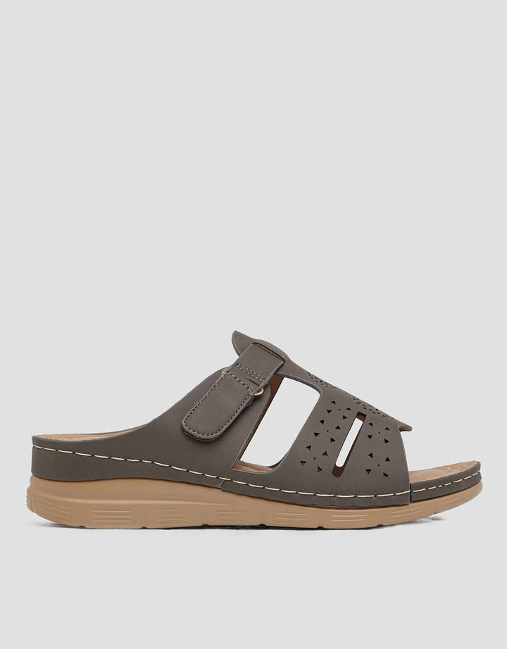 St. Yves Sandal Slipper Wanita