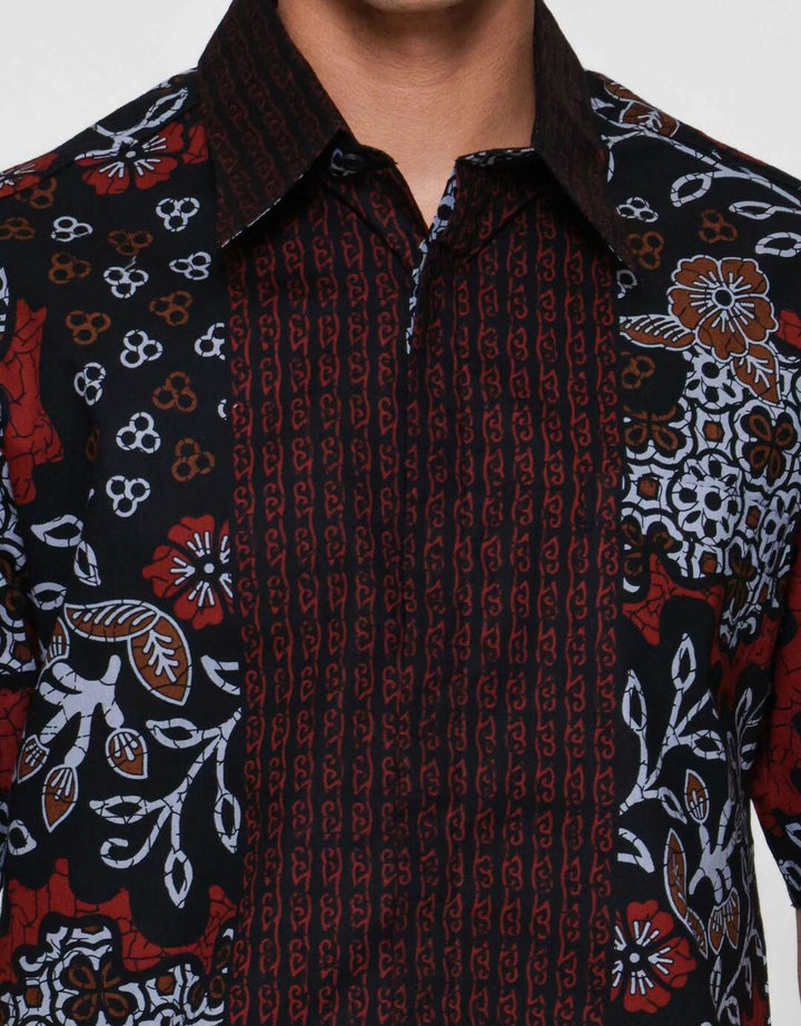 Arjuna Weda Hem Body Fit Semanggi Sekar Jagad Kemeja Batik Pria