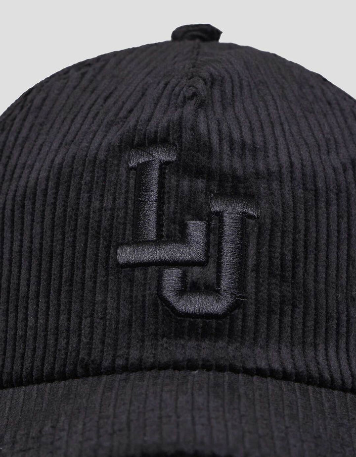 Lois Bordir Alphabet Topi Pria