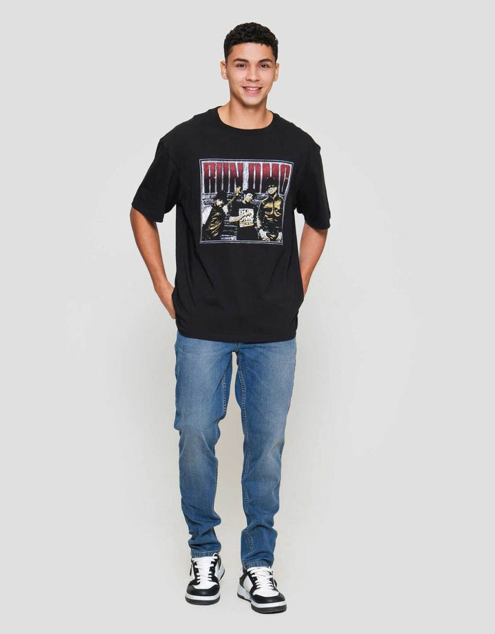 Aos Universal Music Theme Rockstar Run Omg Kaos Pria