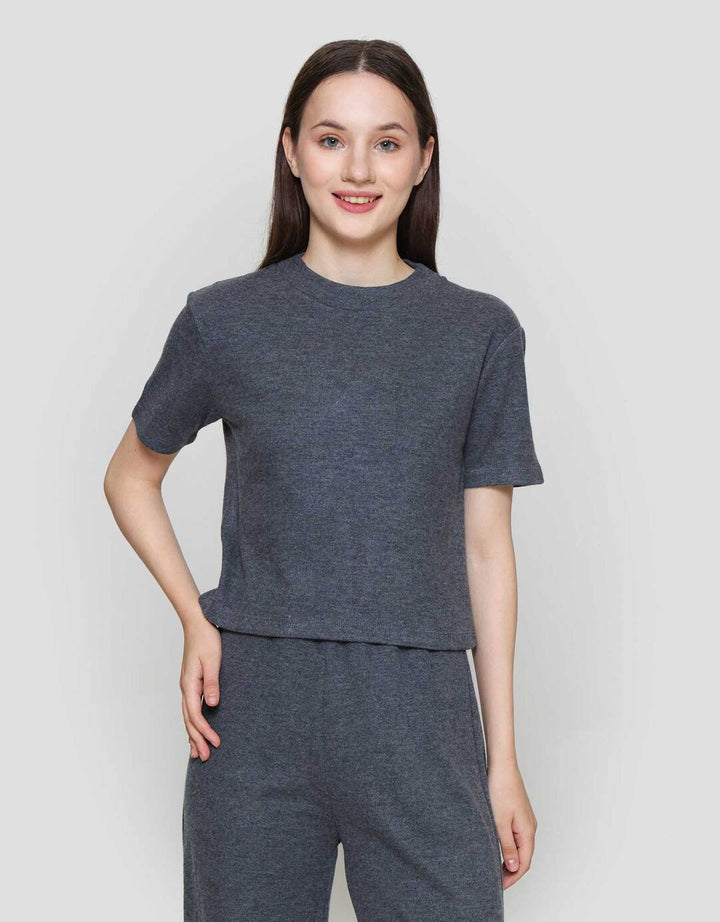Nevada Solid Sueding Knit Kaos Crop Wanita