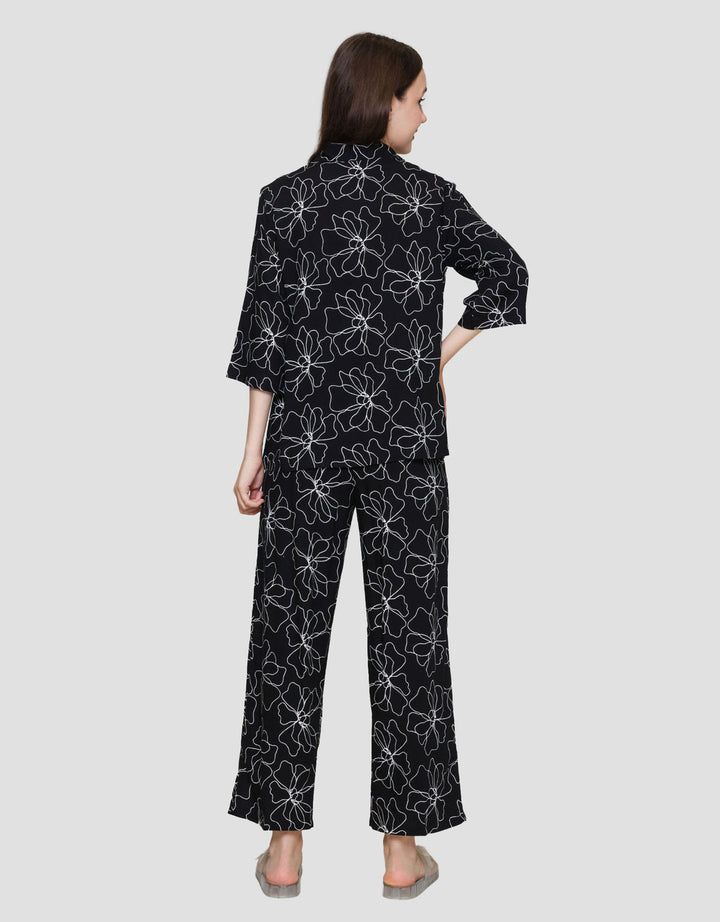 St. Yves Woven Outline Flower Setelan Piyama Wanita