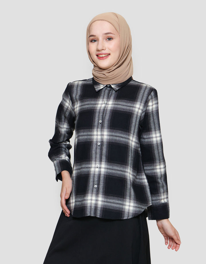 Annisa Plaid Flanel Boxy Shirt Kemeja Wanita