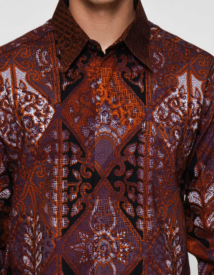 Arjuna Weda Body Fit Sawat Latar Kemeja Batik Pria