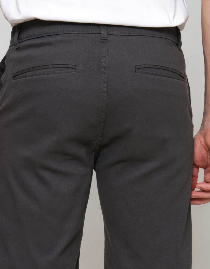 Nevada Woven Slim Fit Celana Pendek Chinos Pria