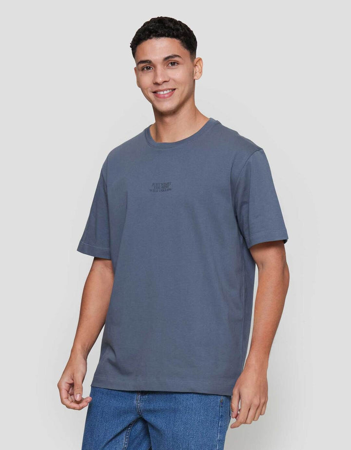 Cole Graphic Back Print Just Start Kaos Pria