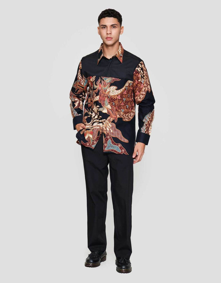 Arjuna Weda Body Fit Daun Kemeja Batik Pria