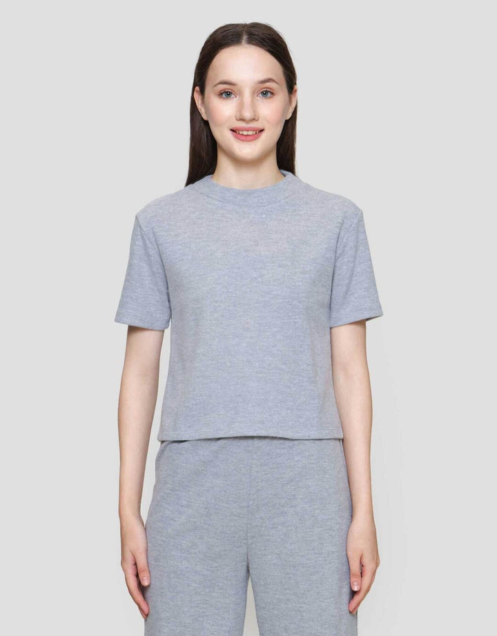 Nevada Solid Sueding Knit Kaos Crop Wanita