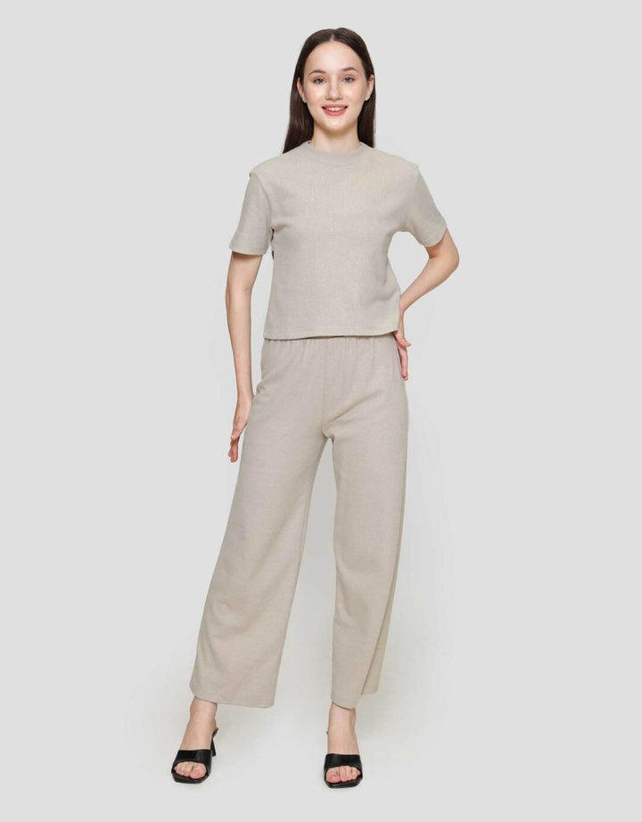 Nevada Solid Sueding Knit Kaos Crop Wanita