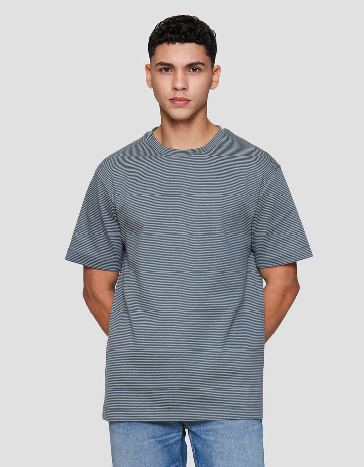 Cole Pin Stripes Kaos Pria
