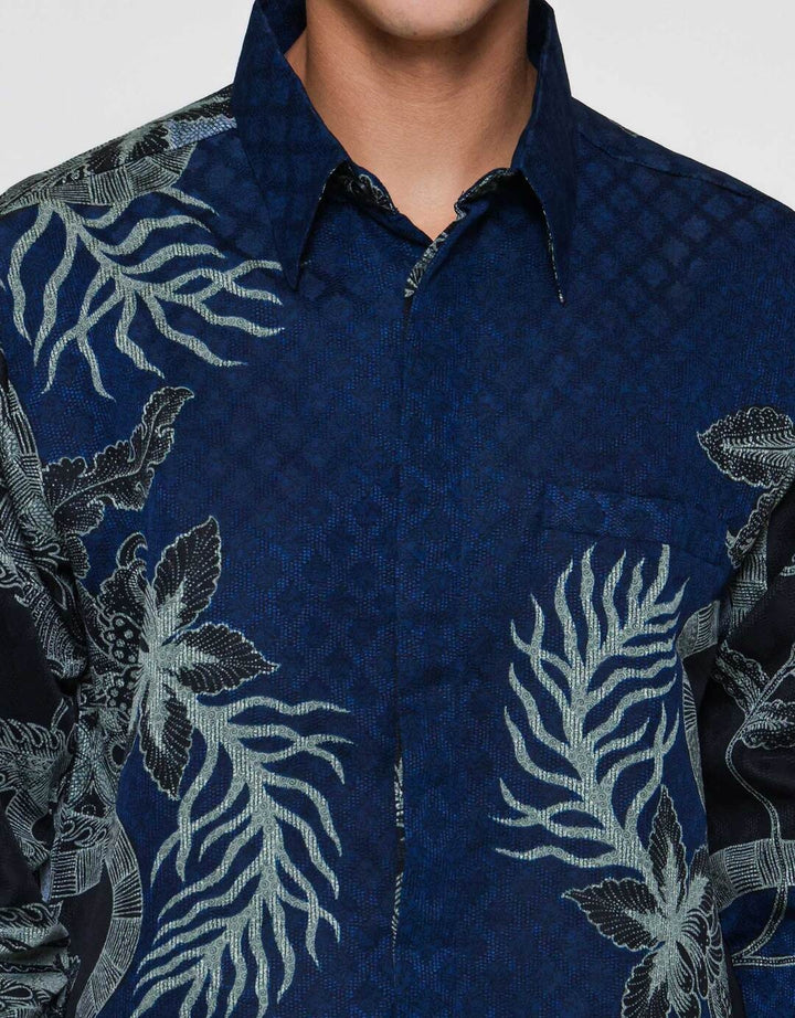 Arjuna Weda Reg Fit Pasung Keris Kemeja Batik Pria