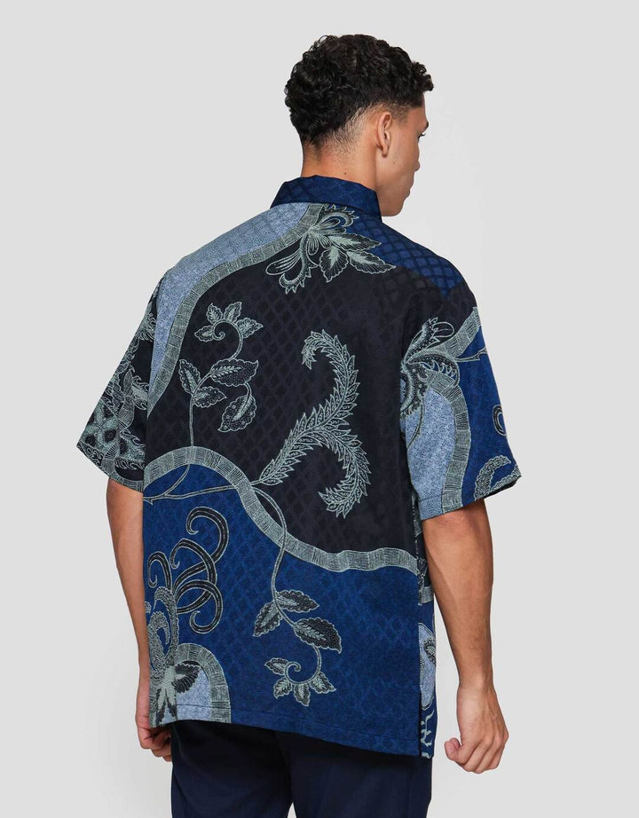 Arjuna Weda Hem Regular Fit Pasung Keris Kemeja Batik Pria