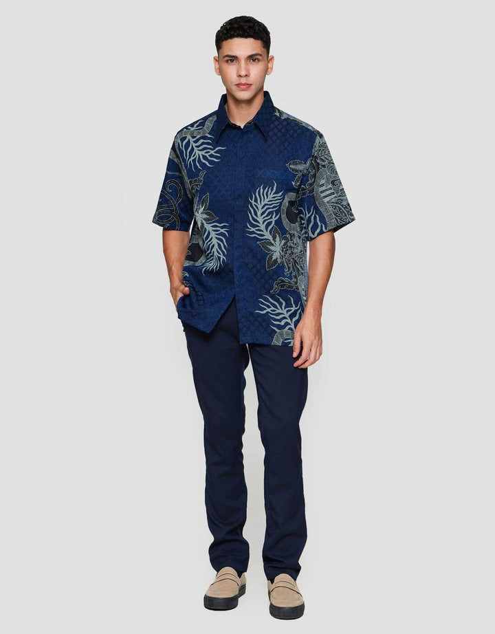 Arjuna Weda Hem Regular Fit Pasung Keris Kemeja Batik Pria