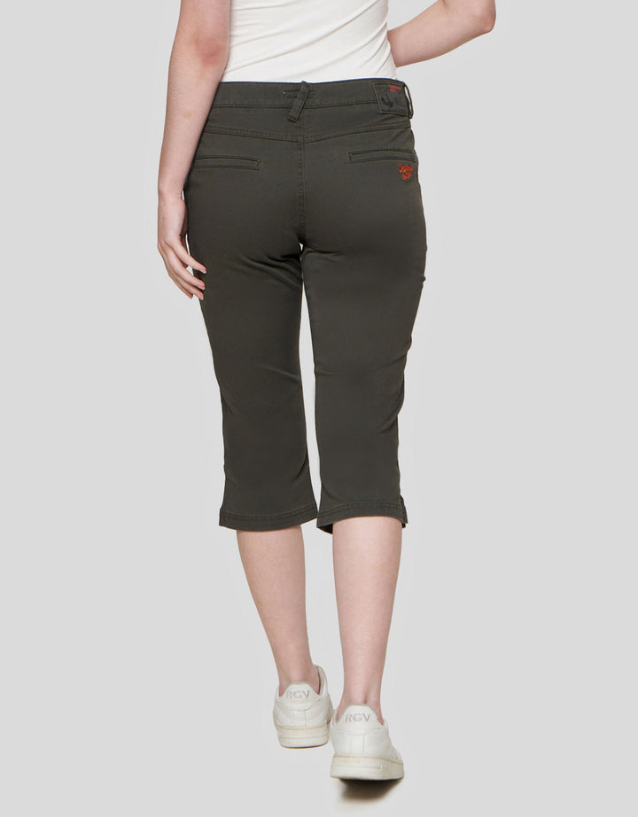 Cardinal Girl Bermuda Celana Wanita