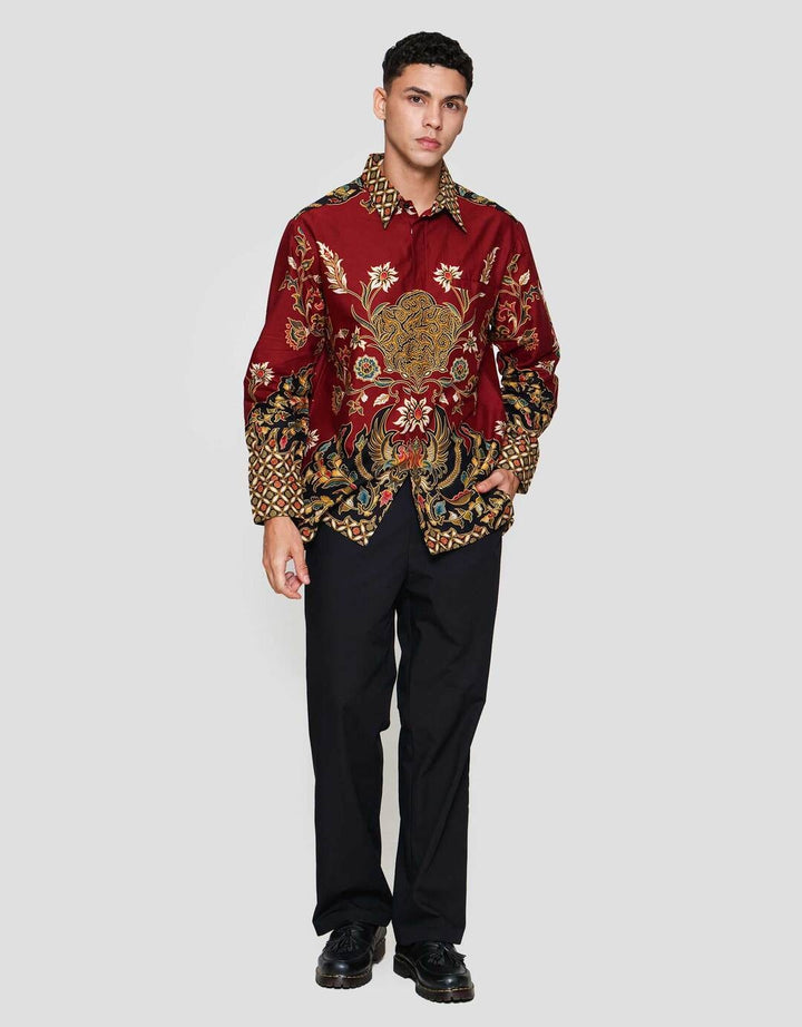 Arjuna Weda Body Fit Print Gurdo Kemeja Batik Pria