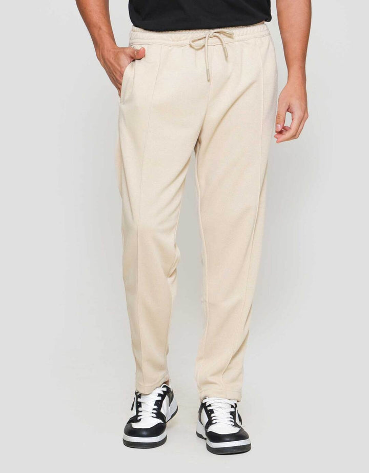 Nevada Knit Regular Texture Front Pintuck Celana Panjang Pria