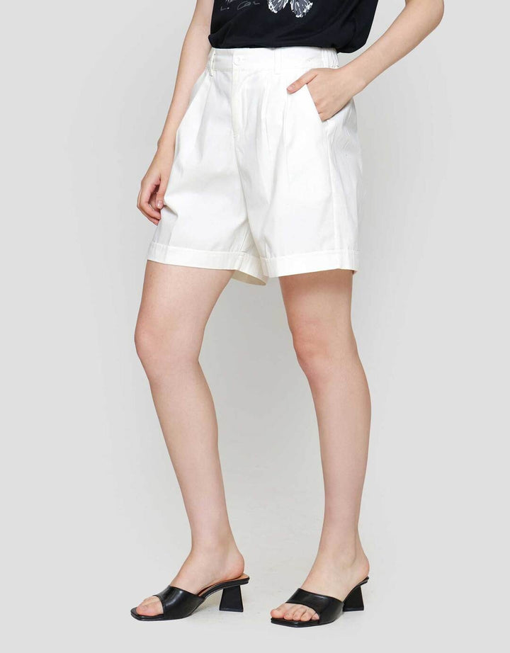 Nevada Woven Basic Pleats Celana Pendek Wanita