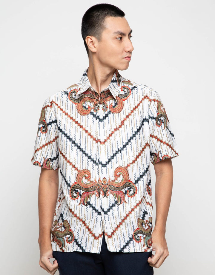 Adikusuma Batik Shirt with Parang Background