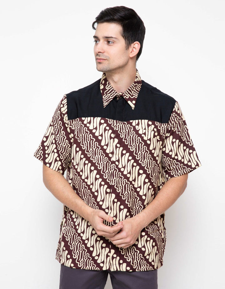 Arjuna Weda's Broken Parang Hem