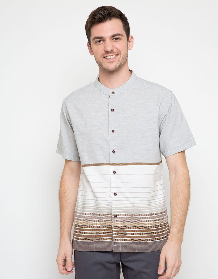 Cardinal Casual Kemeja Koko Print Below Stripes