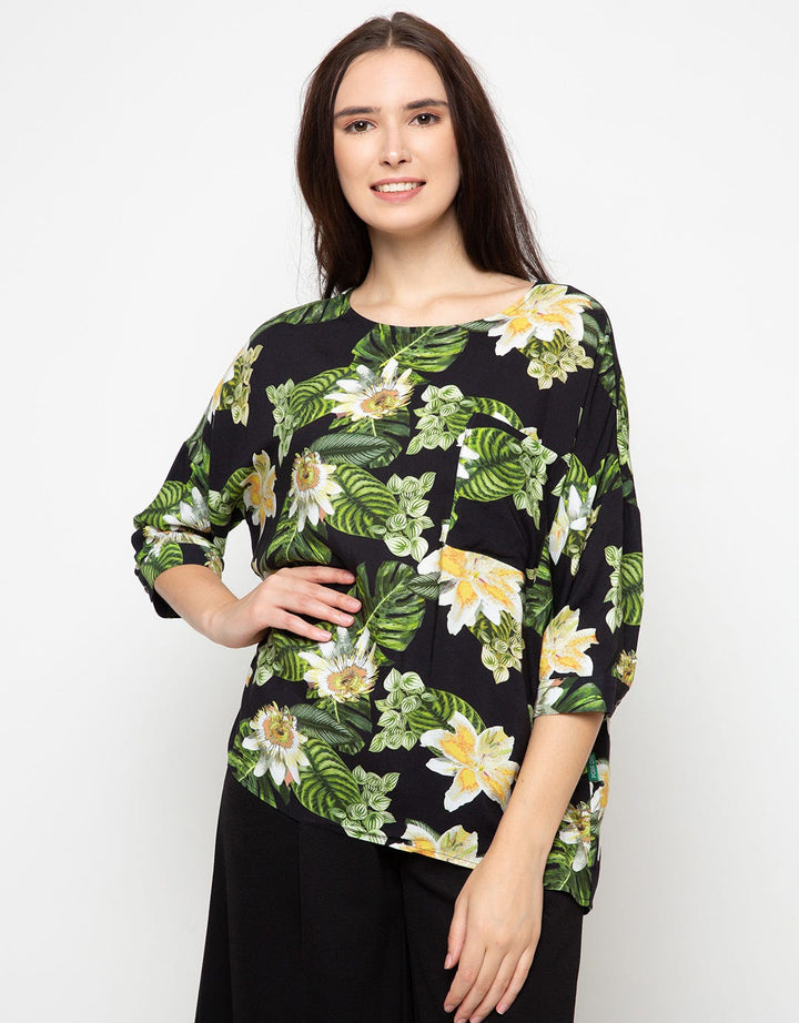 Point One Dorothy Floral Blouse