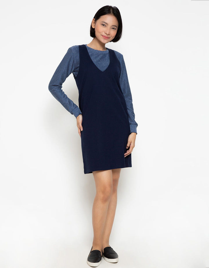 C2 Kemeja Slim Fit Wanita