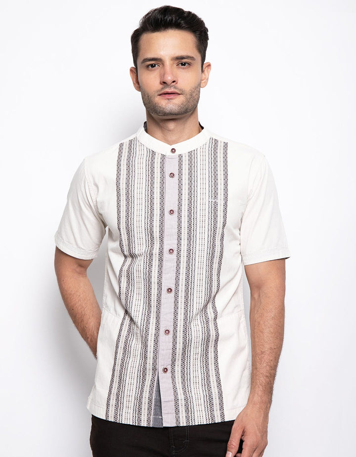 Cardinal Casual Kemeja Koko Aksen Print Etnik