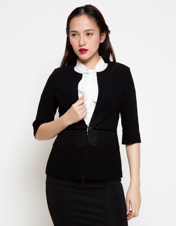 Cardinal Femme Blazer Detail Lace Floral