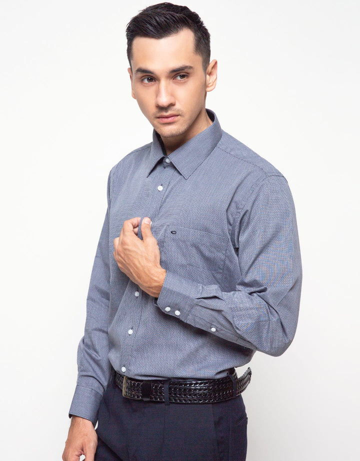 Cardinal Formal Kemeja Lengan Panjang Aksen Tekstur Cut Stripes