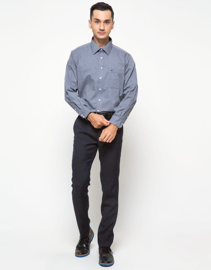 Cardinal Formal Kemeja Lengan Panjang Aksen Tekstur Cut Stripes