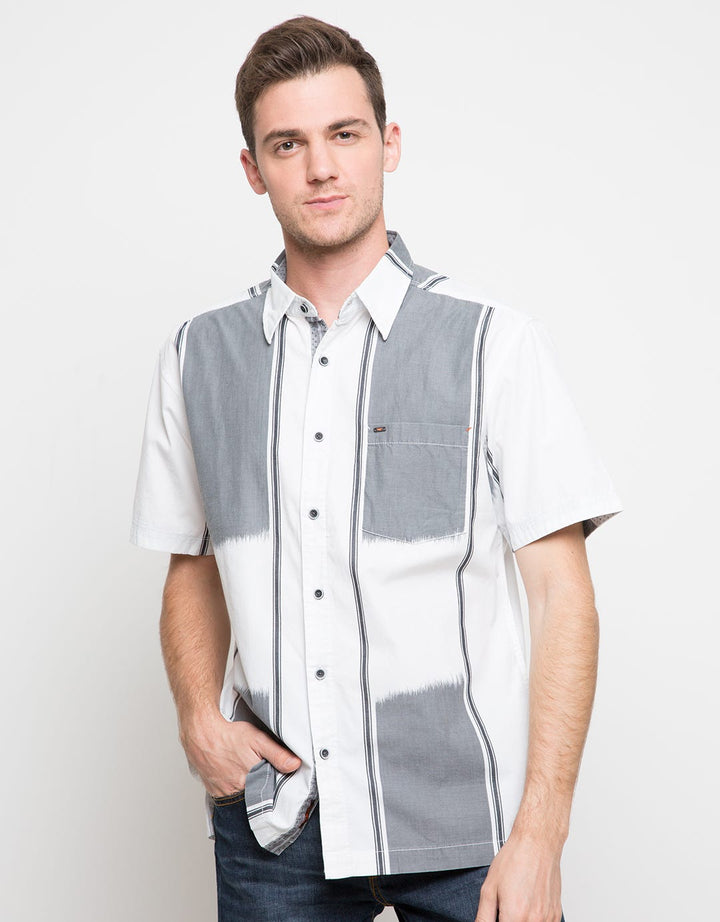 Cardinal Casual Men Kemeja Cotton Cubes