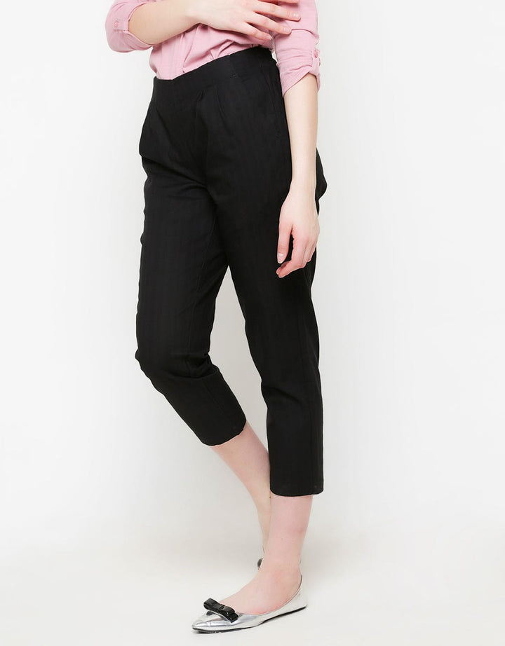 PANTS TAPERED EMBOSS