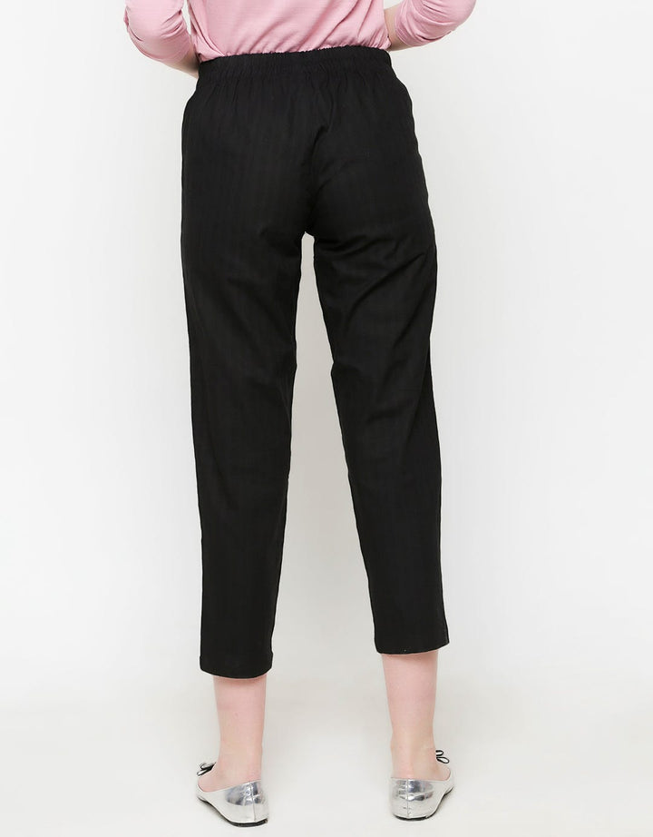 PANTS TAPERED EMBOSS