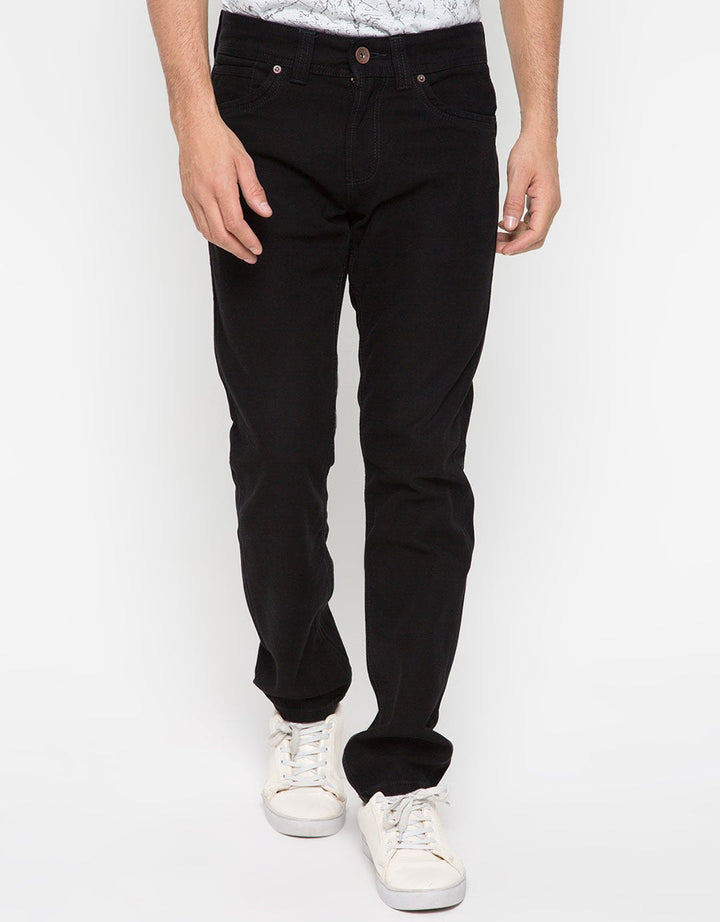 Lois Celana Panjang Jeans Slim Basic