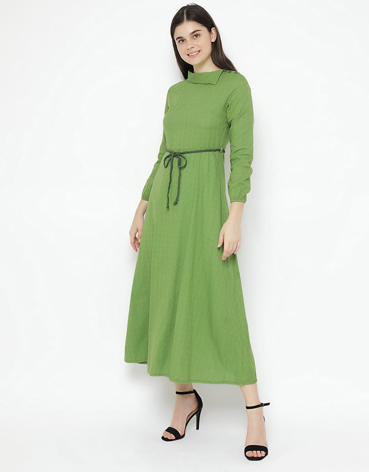 Exit Nayira Longdress with Turtle Nect and Waistrape Green